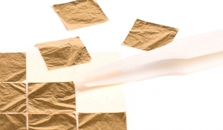 Une véritable Feuille d'or 24K Gold Leaf Décoration Décoration Ice-Cream  alimentaire - Chine Feuille d'or comestibles, Chinese Gold Leaf
